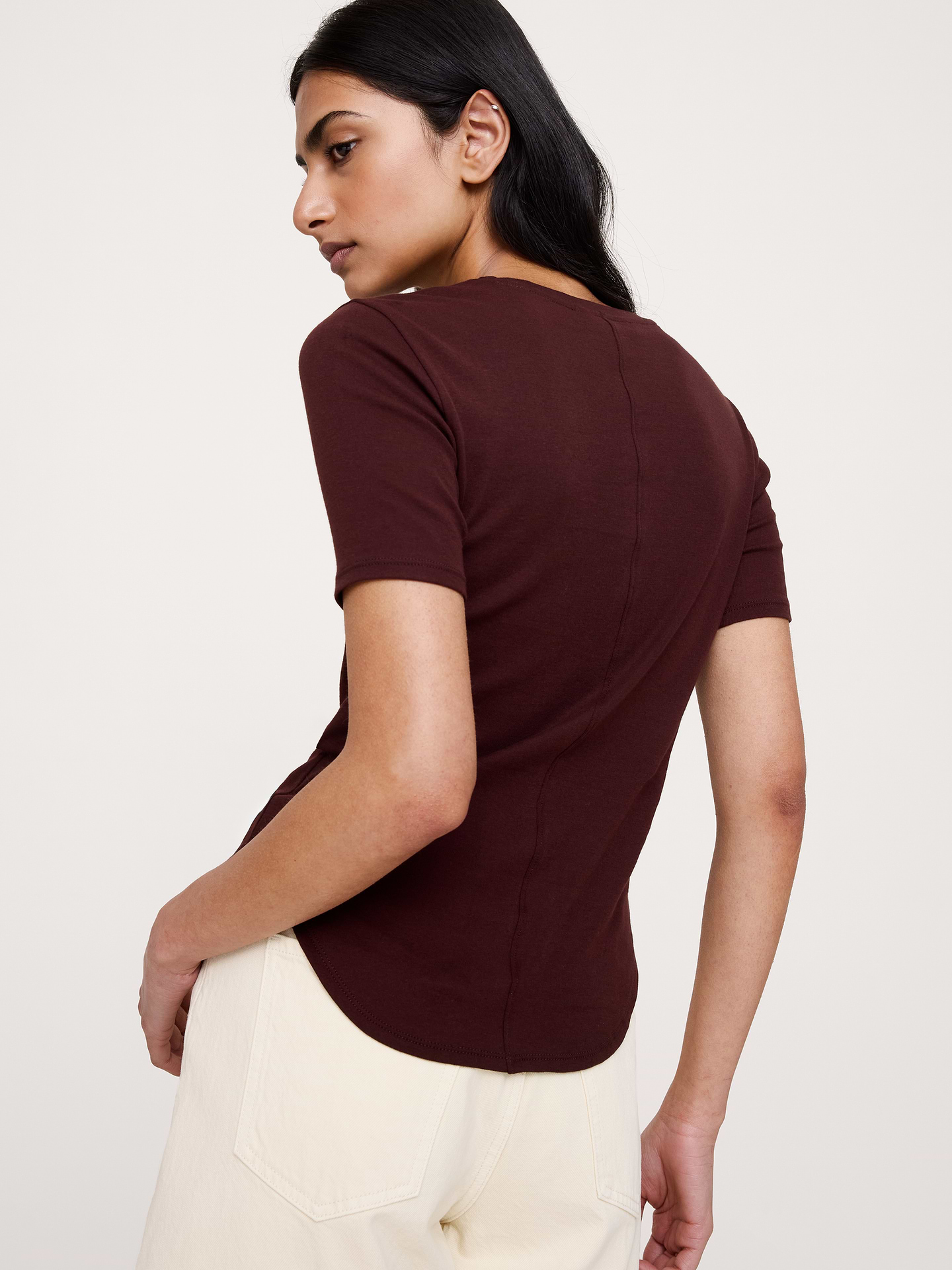 L'image numéro 2 présente T-shirt à manches aux coudes en coton léger