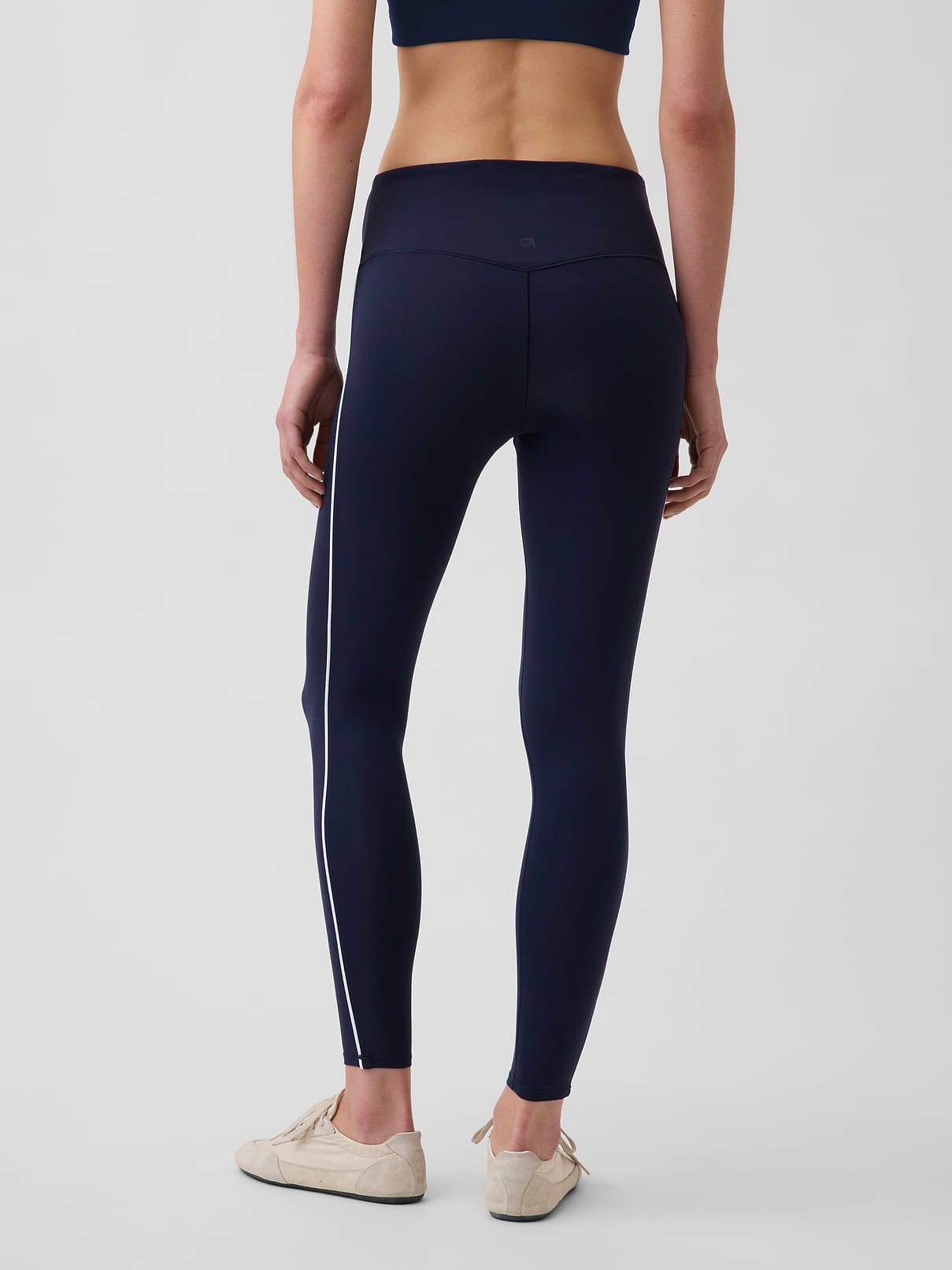 Image number 4 showing, GapFit Smooth High Rise Leggings