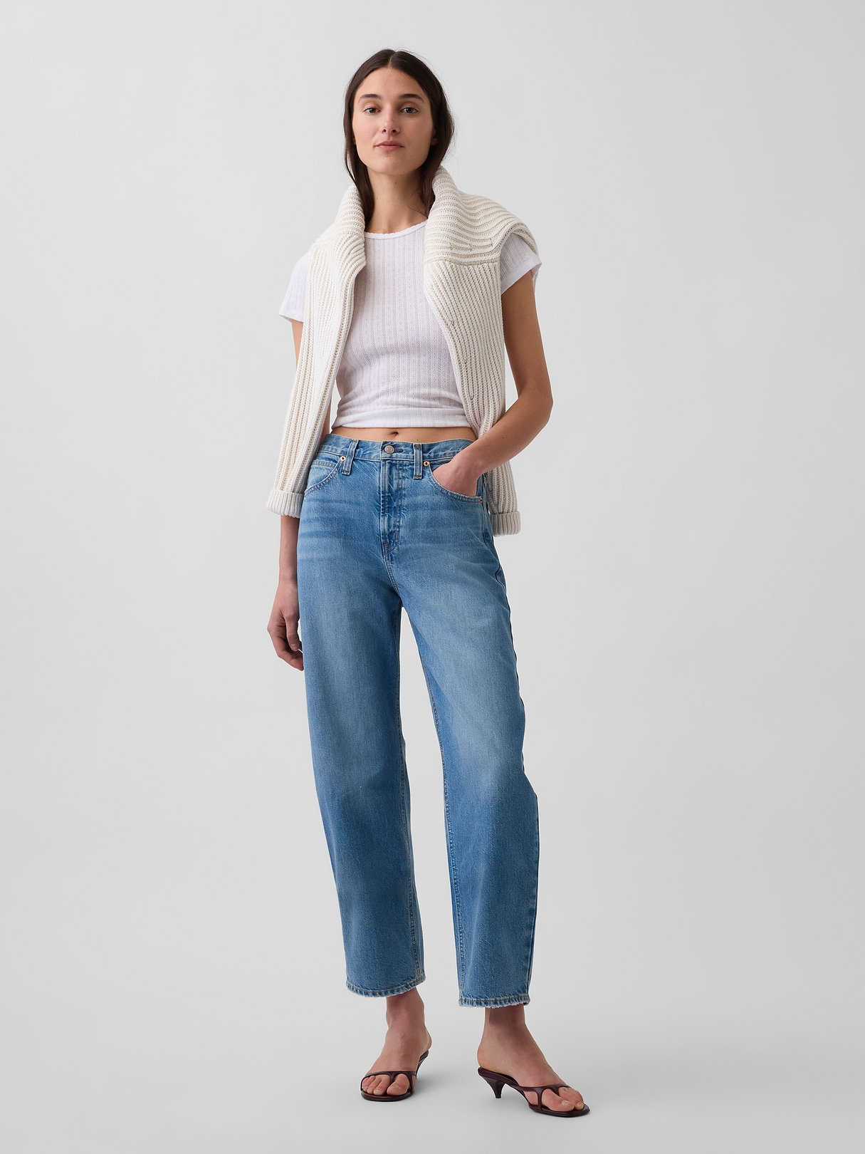 High Rise Crop Barrel Jeans - Medium wash by Gap