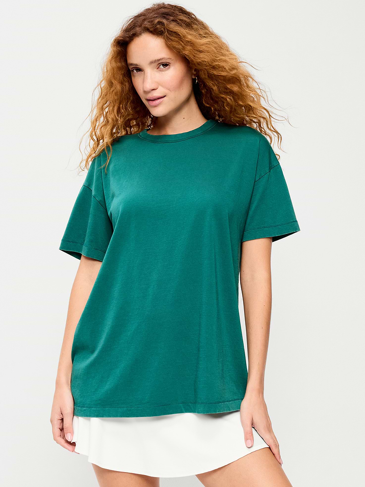 L'image numéro 1 présente T-shirt long passe-partout surdimensionné