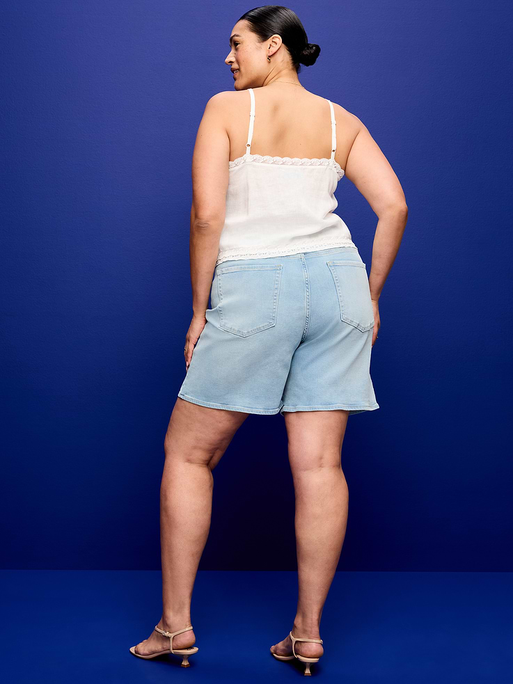 L'image numéro 8 présente Short Wow en denim à taille haute, entrejambe de 7 cm