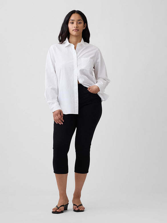 Mid Rise Universal Capri Jeans