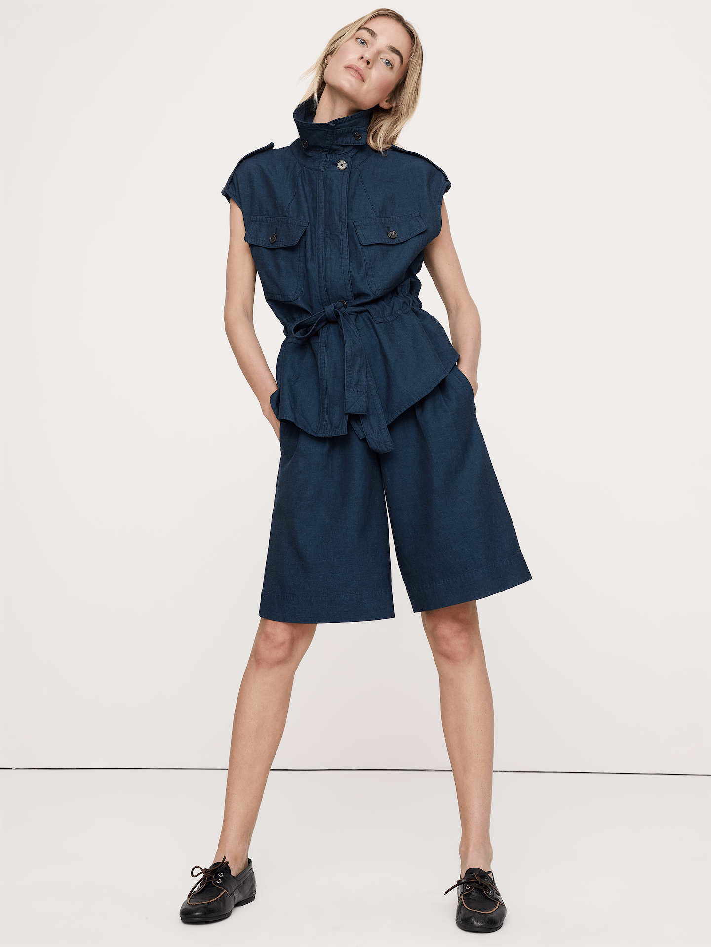 L'image numéro 1 présente Bermuda en TENCEL™, coton et lin