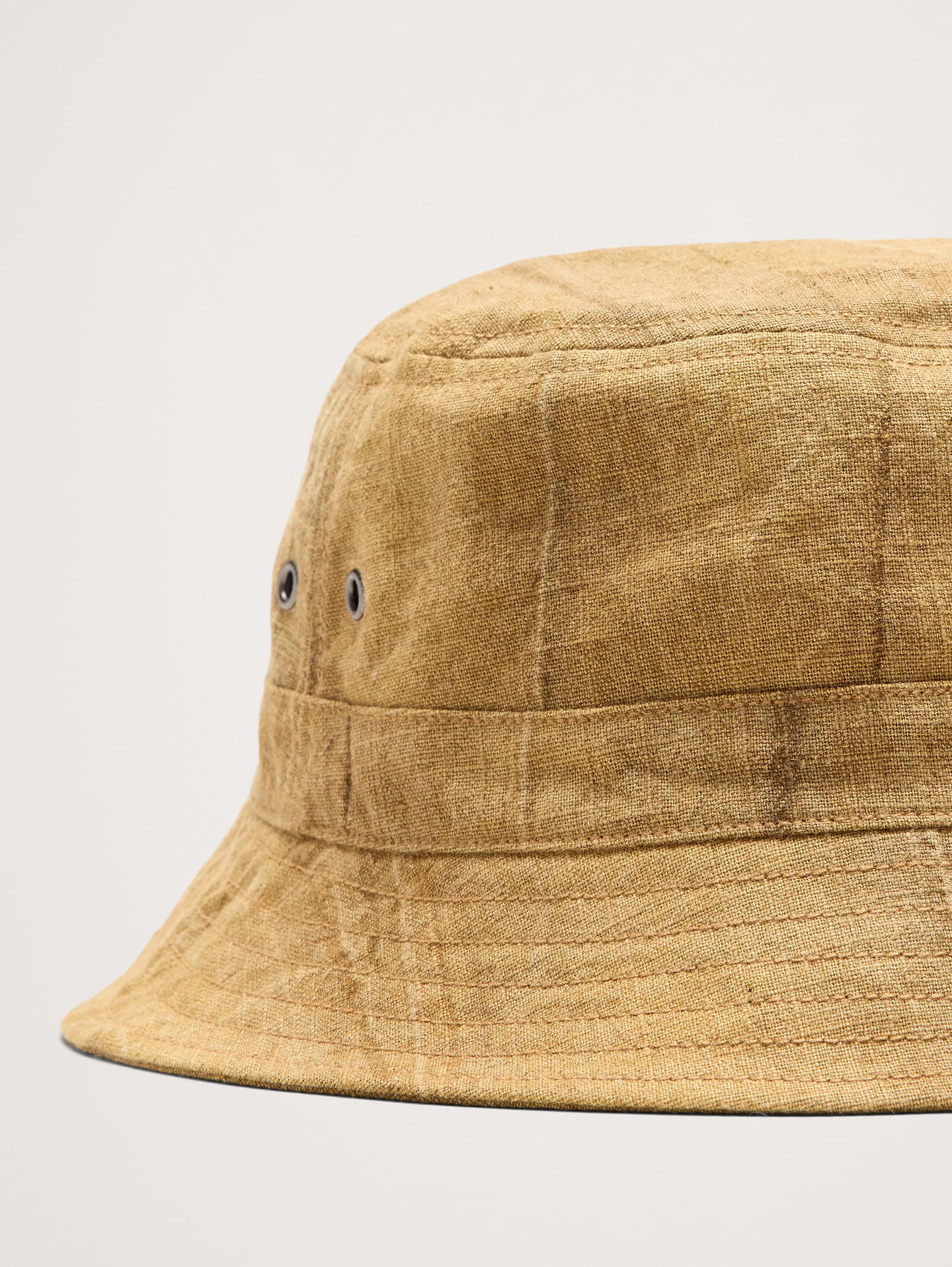 L'image numéro 2 présente Chapeau cloche texturé en mélange de coton et ramie