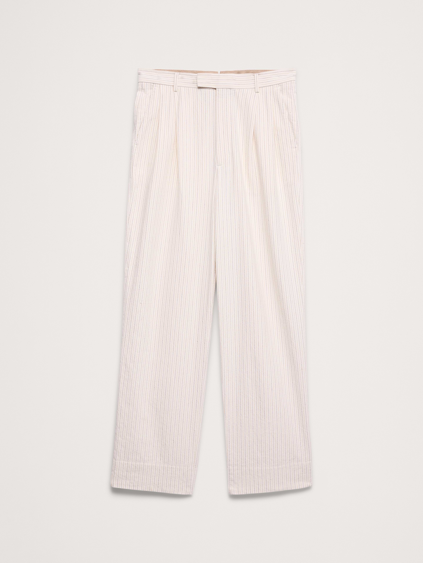 L'image numéro 5 présente Pantalon de complet en mélange gaufré de coton et lin italien