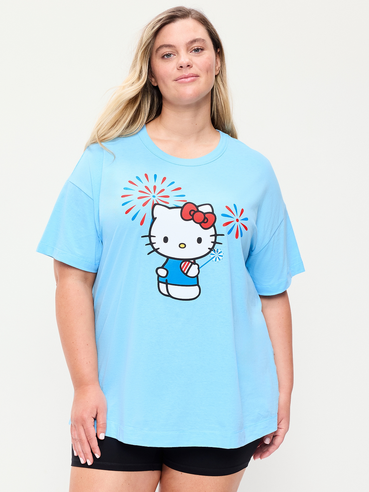 Hello Kitty® Oversized Graphic Tunic T-Shirt | Old Navy