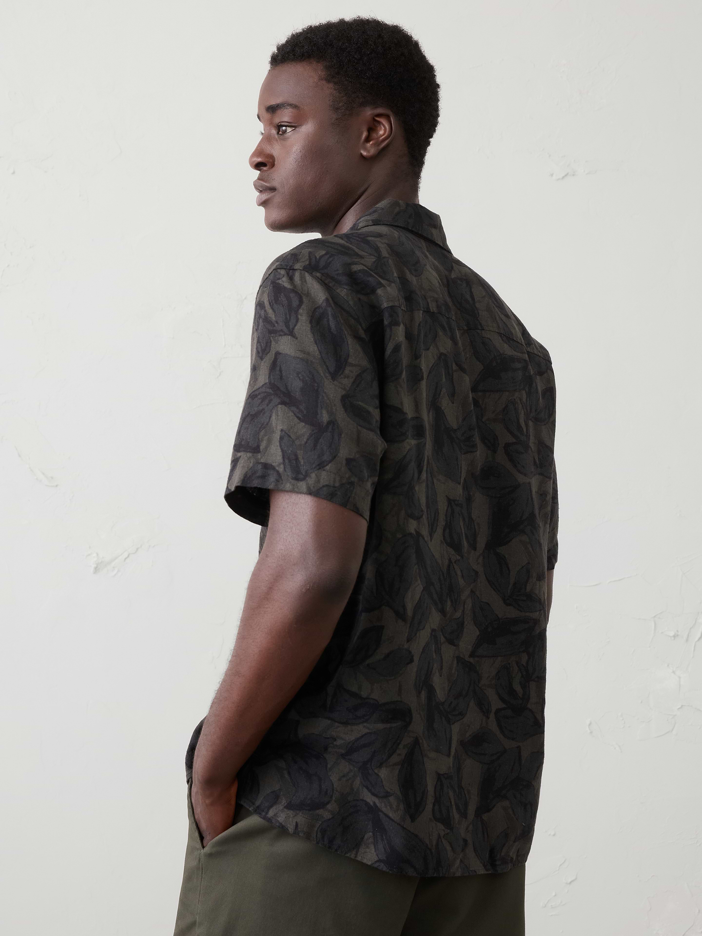 Image number 2 showing, Standard-Fit Linen-Blend Resort Shirt
