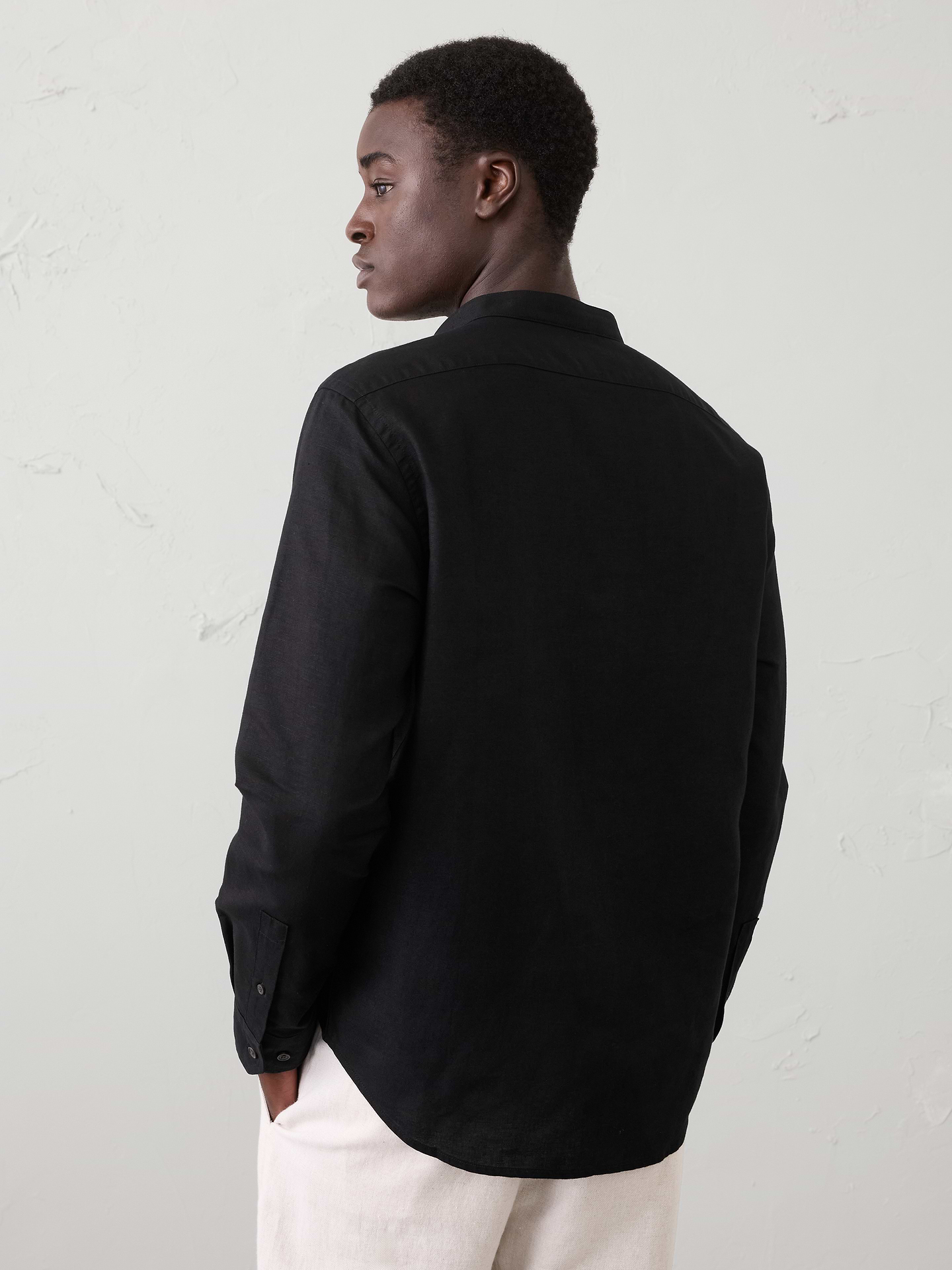 Image number 2 showing, Slim-Fit Linen-Blend Banded-Collar Shirt