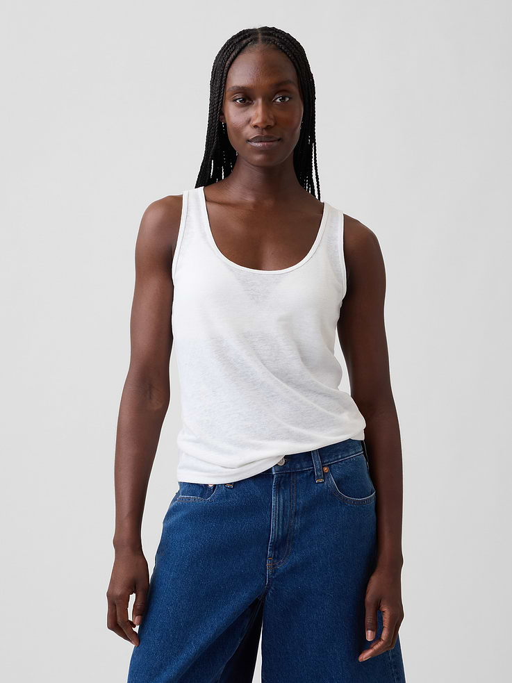 Image 1 of 5, Classic linen with the comfort turned up high. Expertly crafted for extra softness and breathability. Cut with the perfect drape., Soft linen-blend tank top., Scoop neck., Sleeveless., Explore our GapTees Guide ., This product was made in a factory that invests in gender equity and women’s empowerment through RISE. Learn more at gapinc.com/equity ., Product #898934