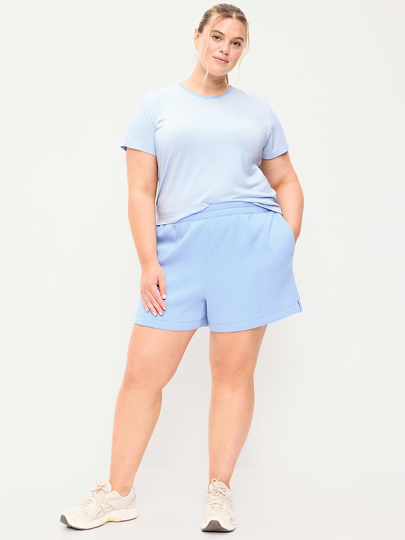 Short à taille haute en molleton raffiné, entrejambe de 12,5 cm