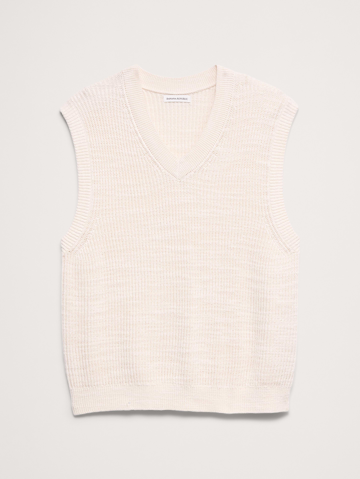 L'image numéro 5 présente Gilet à encolure en V en tricot de coton et lin flammé