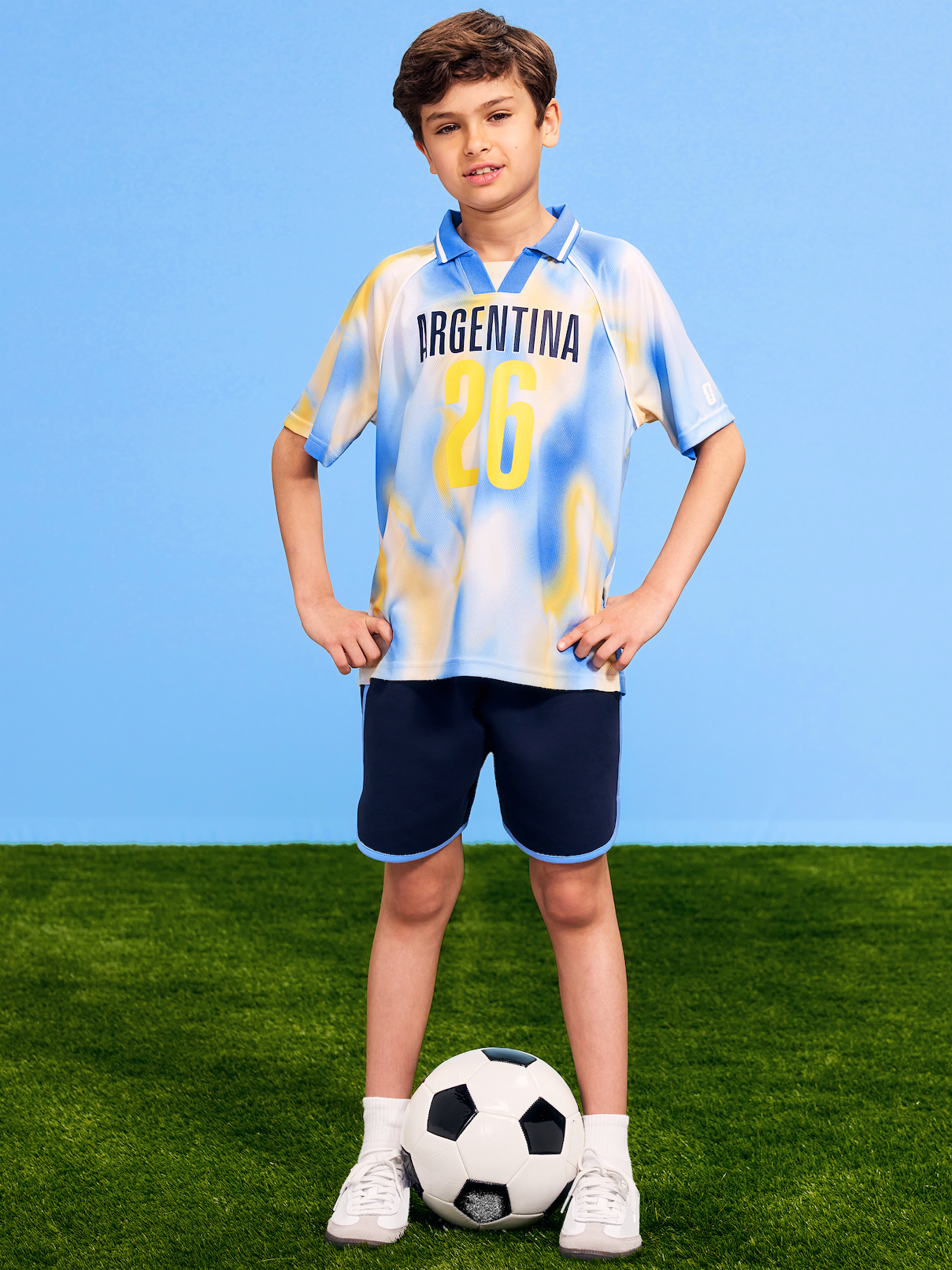 L'image numéro 1 présente T-shirt en jersey à col Coupe du Monde de la FIFA 26™, Argentine pour enfant