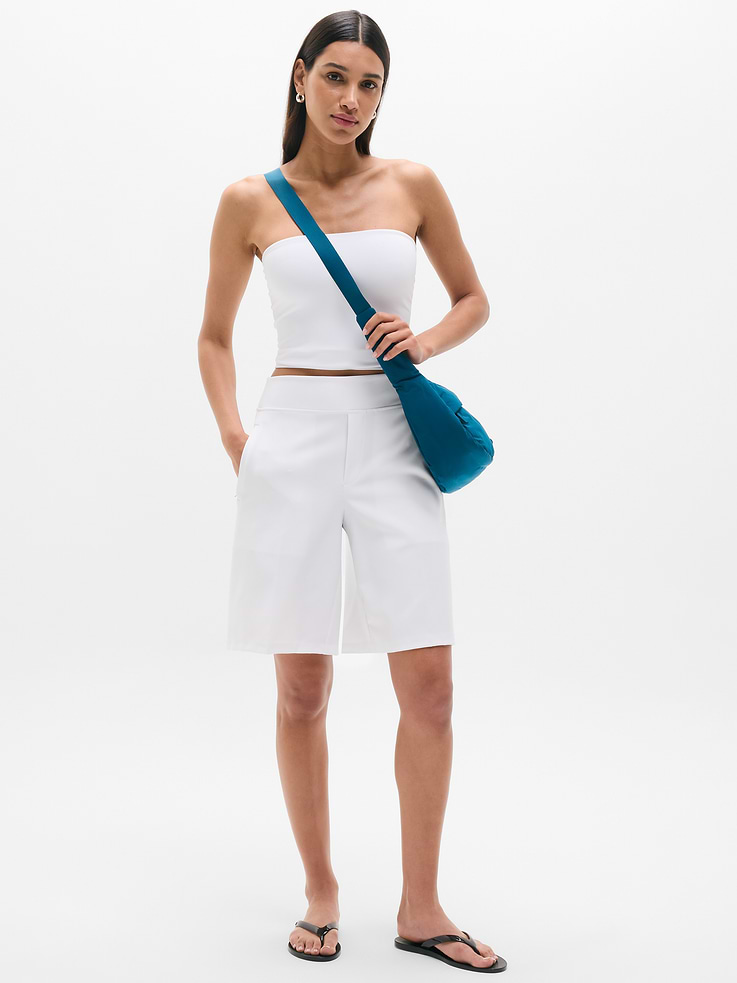 Image 1 of 6, FOR: Commuting, work, and travel, FEEL: PrimaStretch is refined, subtly textured, and perfectly stretchy, FAVE: Secure zip pockets to store your essentials, Powervita waistband is buttery soft and holds you in for all-day comfort, Product #863392