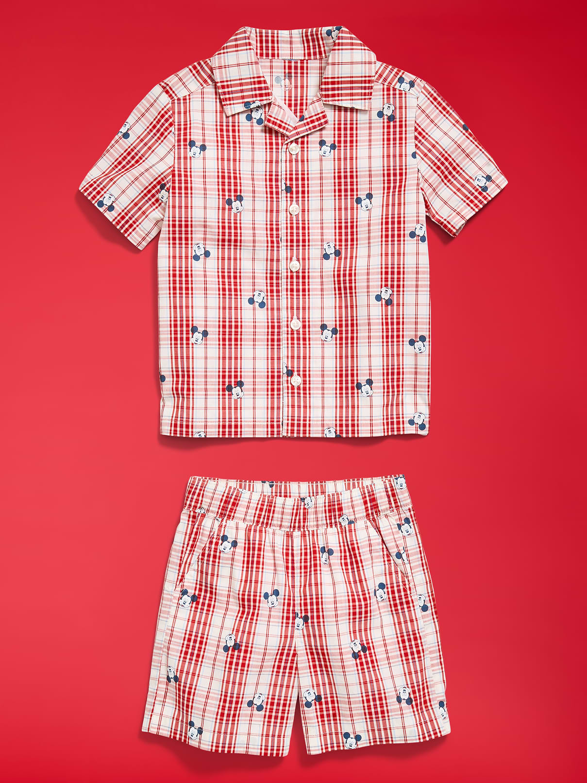 L'image numéro 3 présente Ensemble de chemise à carreaux à manches courtes et short Mickey Mouse Old Navy x Disney pour tout-petit