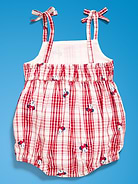 L'image numéro 2 présente Barboteuse à carreaux sans manches avec bretelles à nouer à imprimé Minnie Mouse Old Navy x Disney pour bébé