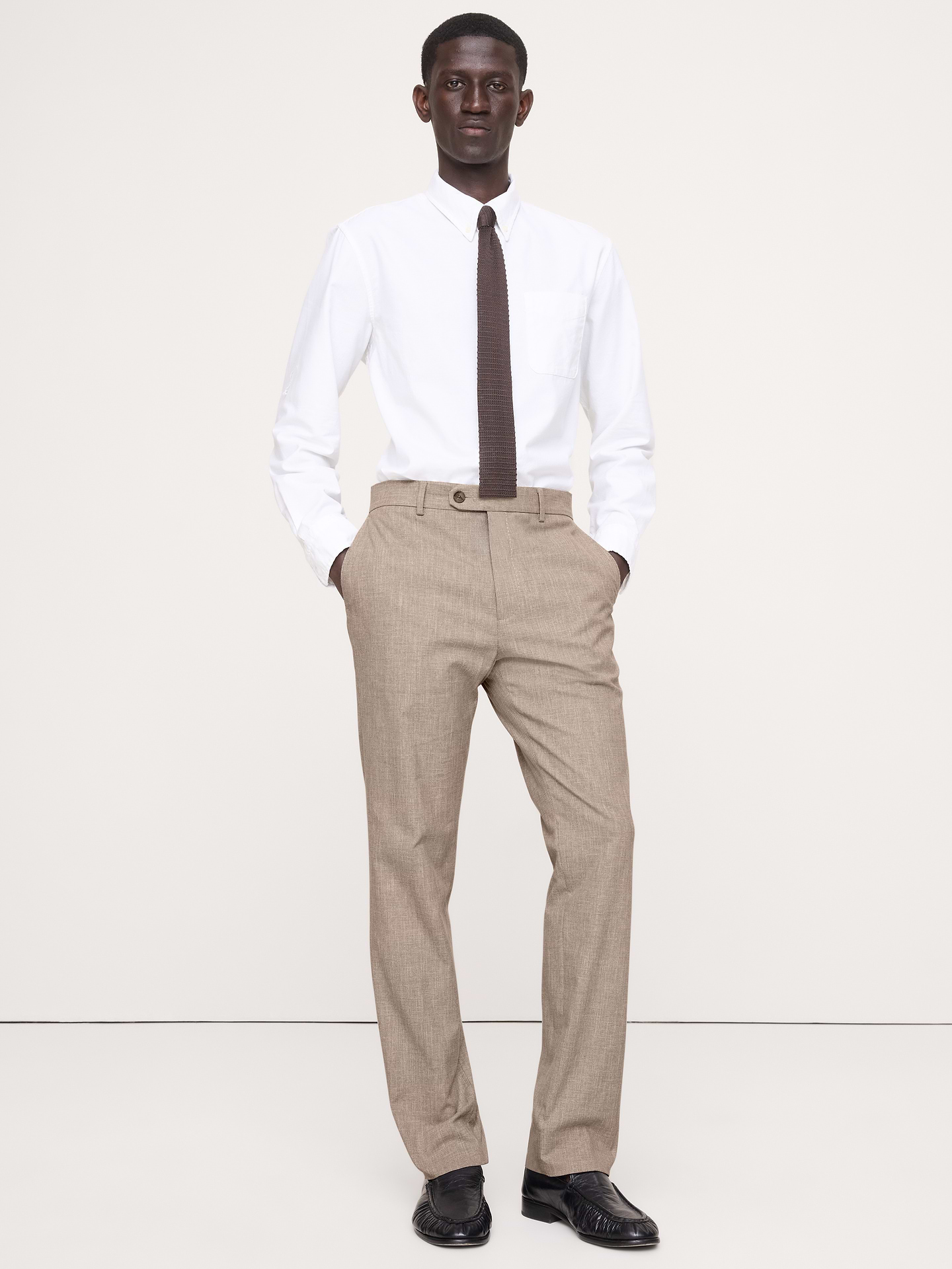 L'image numéro 1 présente Pantalon habillé infroissable à coupe étroite