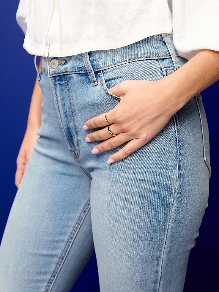 Image number 5 showing, High-Waisted Wow Straight Ankle Jeans