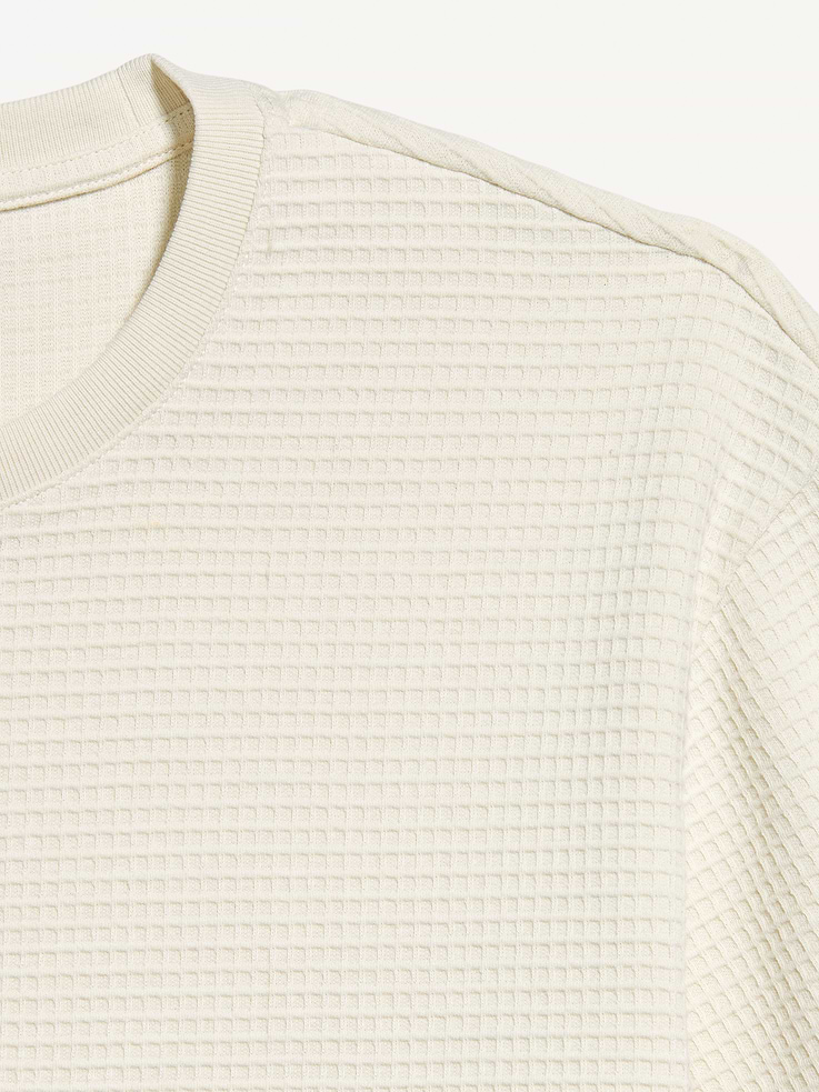 L'image numéro 4 présente T-shirt ample en tissu gaufré texturé à manches courtes