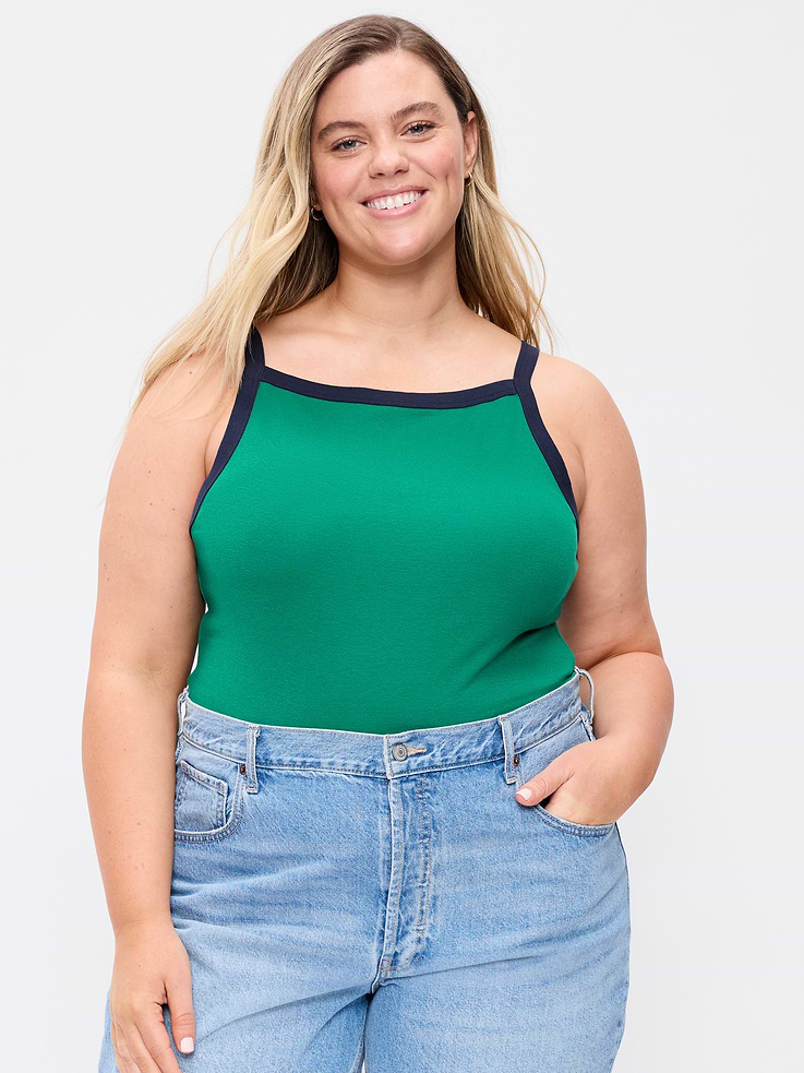 L'image numéro 6 présente Camisole ajustée à encolure tablier