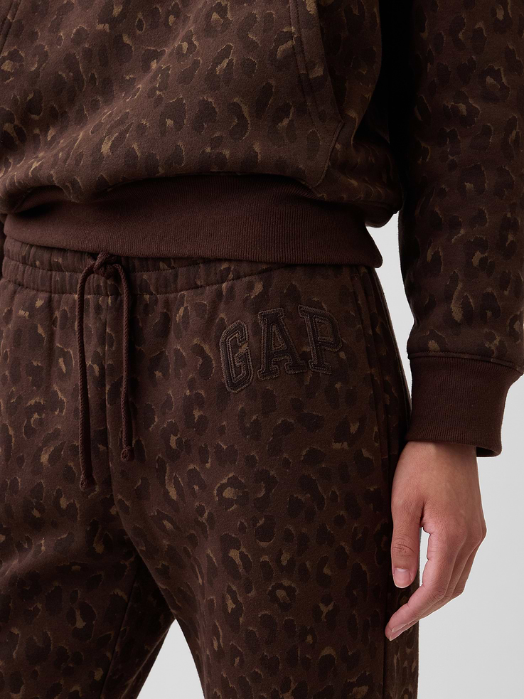 Image number 4 showing, Gap Logo Straight Sweatpants