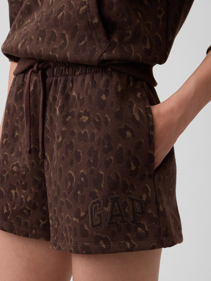 Image number 4 showing, Gap Logo Shorts