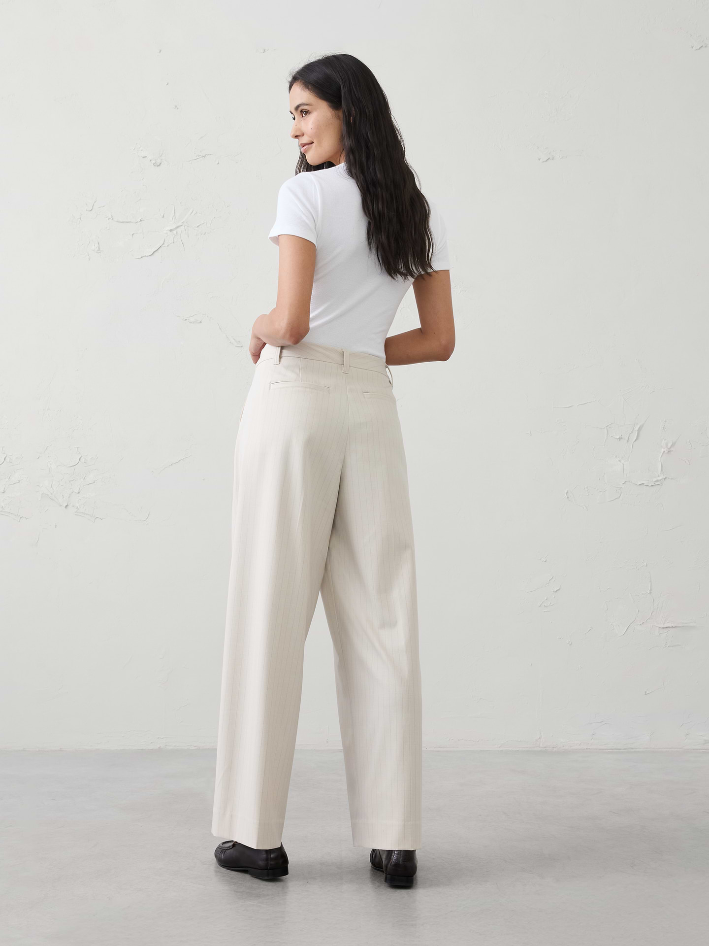 Image number 5 showing, Straight-Leg Mid-Rise Relaxed Trouser