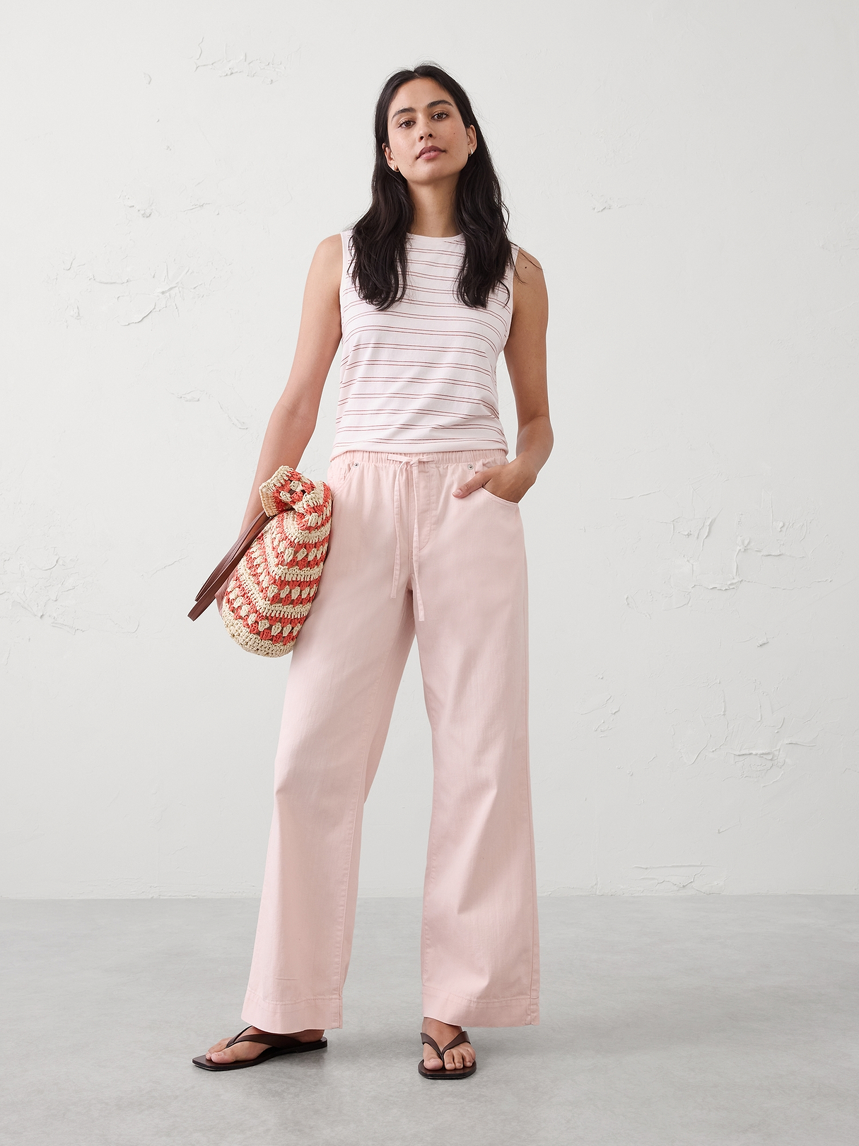 Wide-Leg Mid-Rise Summerweight Pull-On Jean | Banana Republic Factory