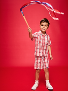 L'image numéro 1 présente Ensemble de chemise à carreaux à manches courtes et short Mickey Mouse Old Navy x Disney pour tout-petit