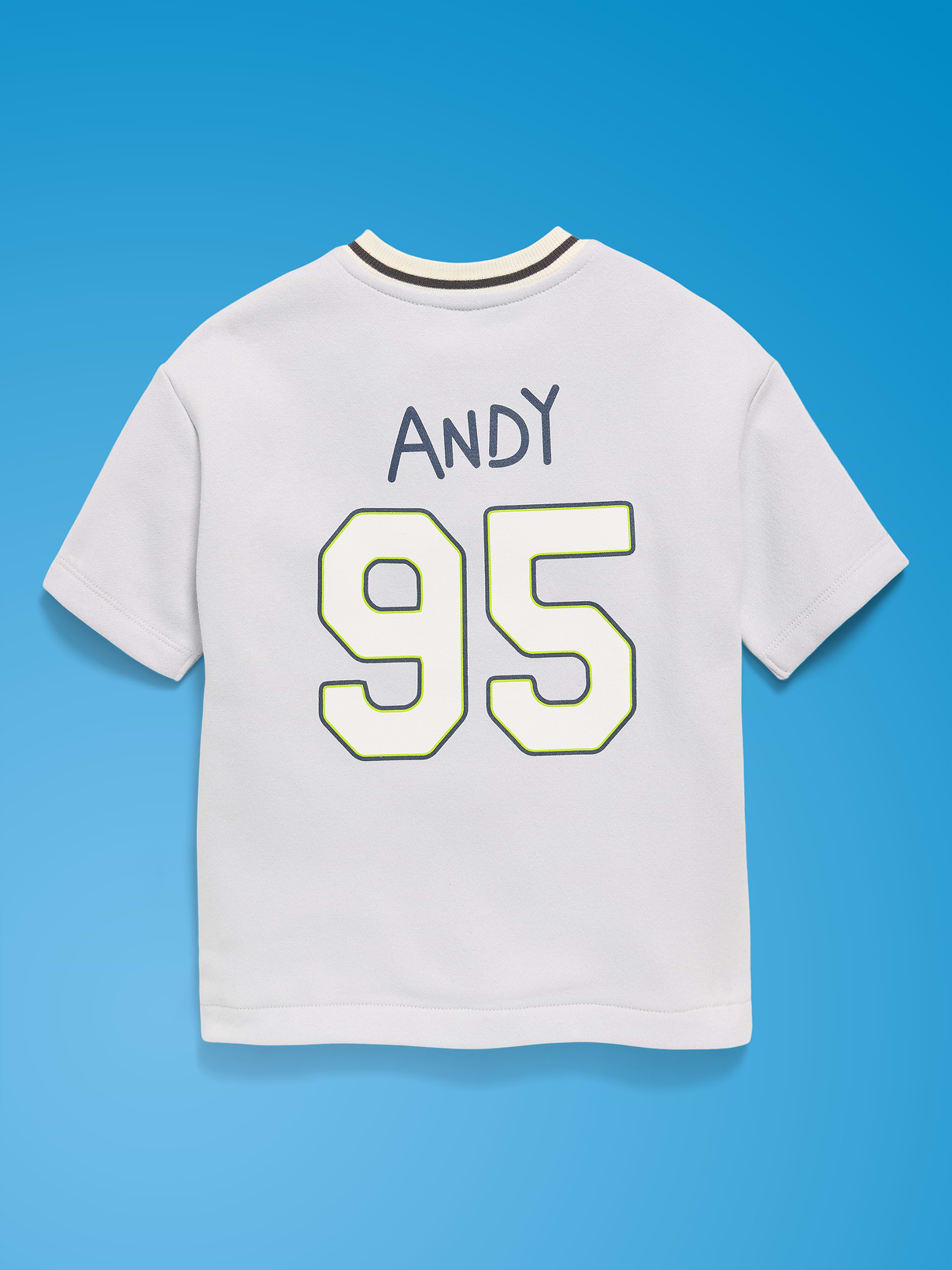 L'image numéro 4 présente Chandail de baseball surdimensionné en jersey Old Navy x Histoire de jouets de Pixar pour tout-petit