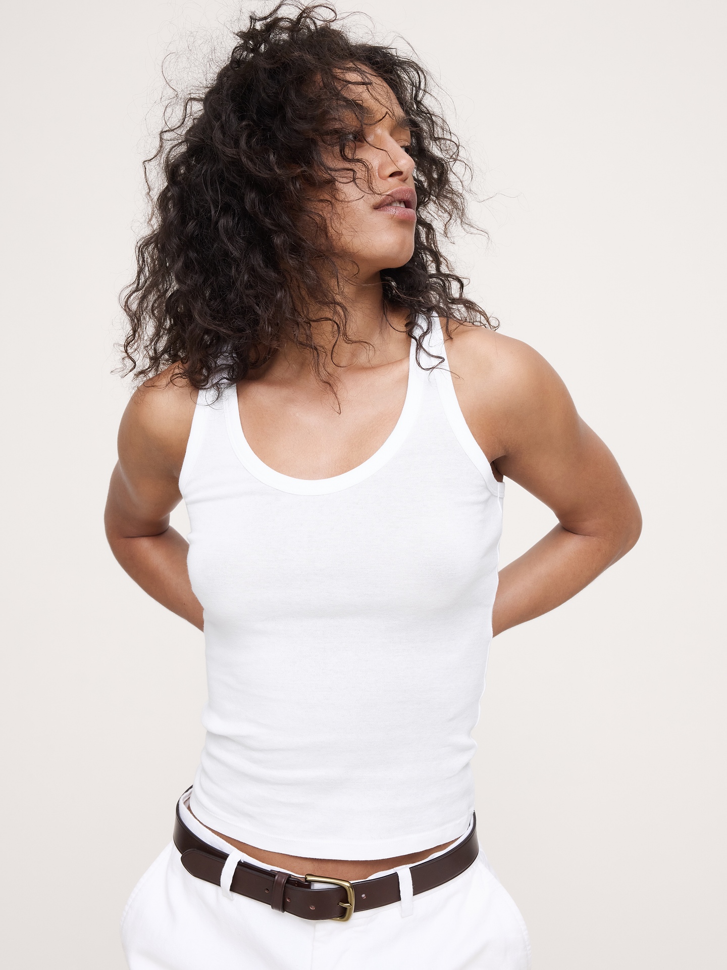 L'image numéro 1 présente Camisole à encolure dégagée en coton respirant