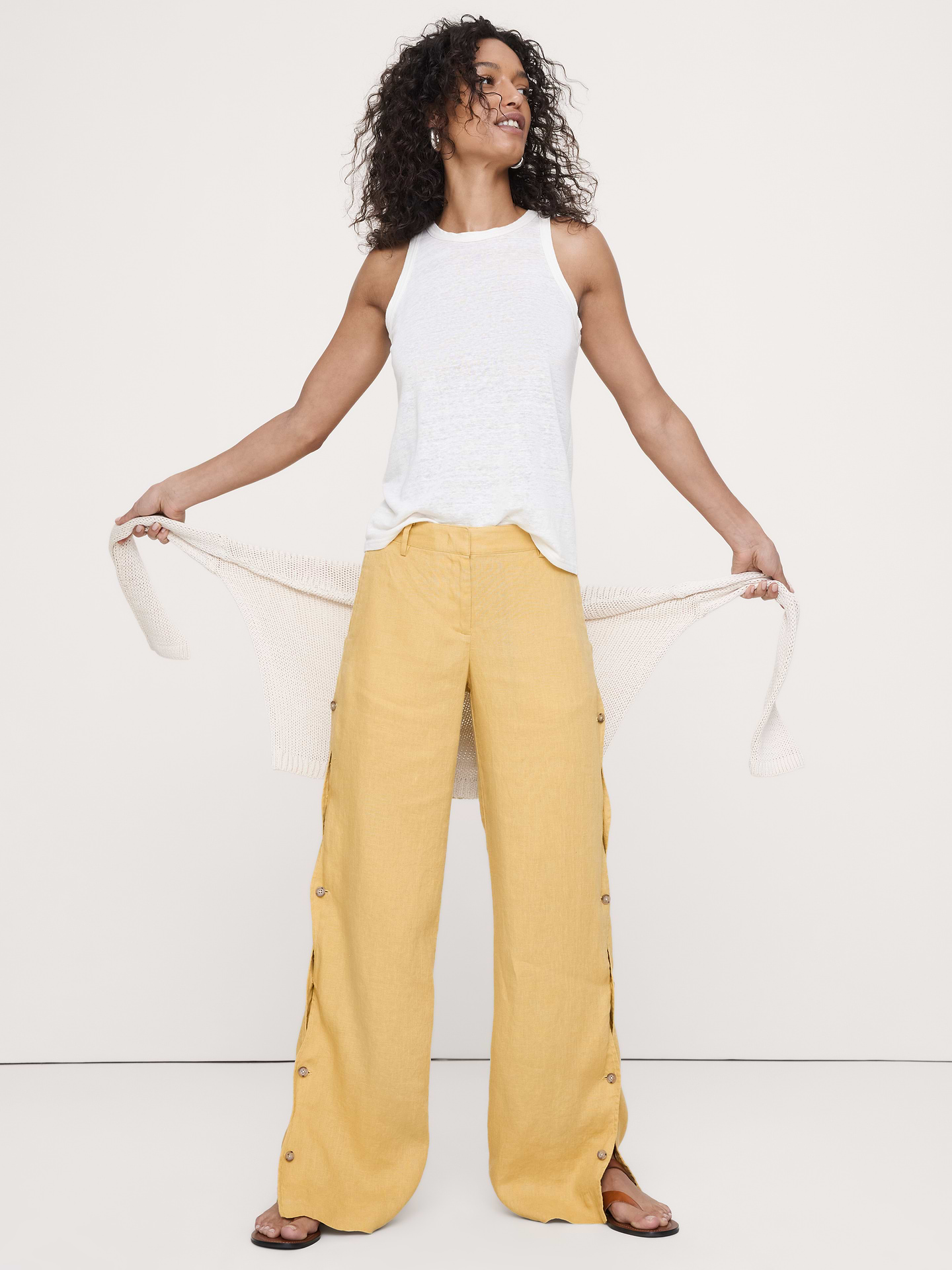 L'image numéro 1 présente Pantalon à jambe large de tous les jours en lin