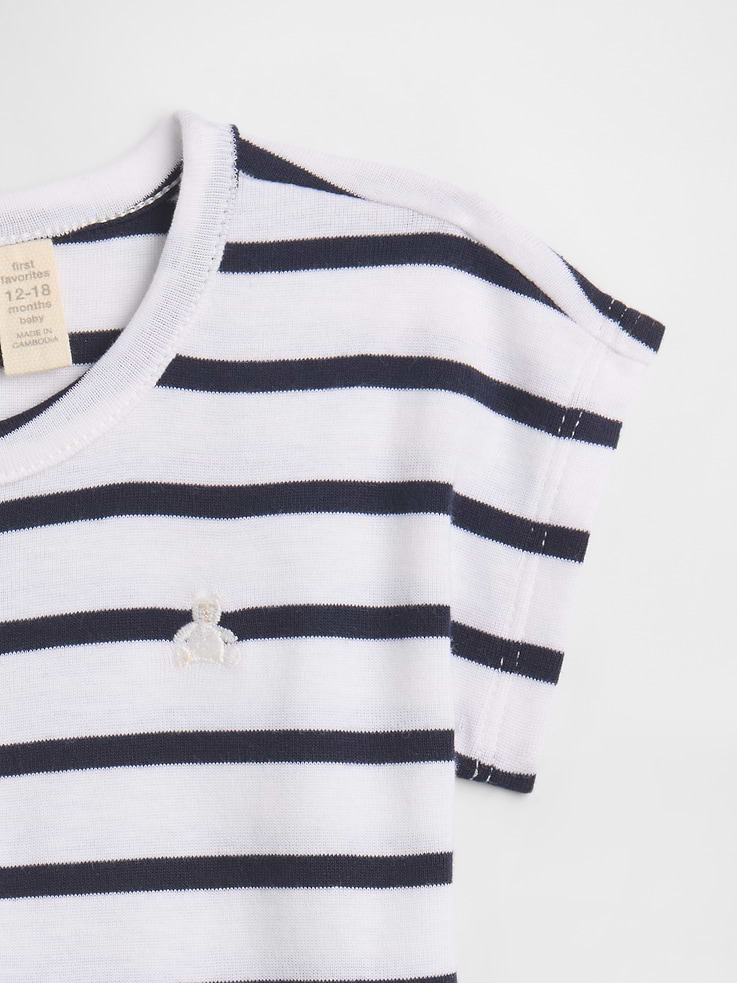 Image number 2 showing, Baby Two-Piece Graphic Outfit Set