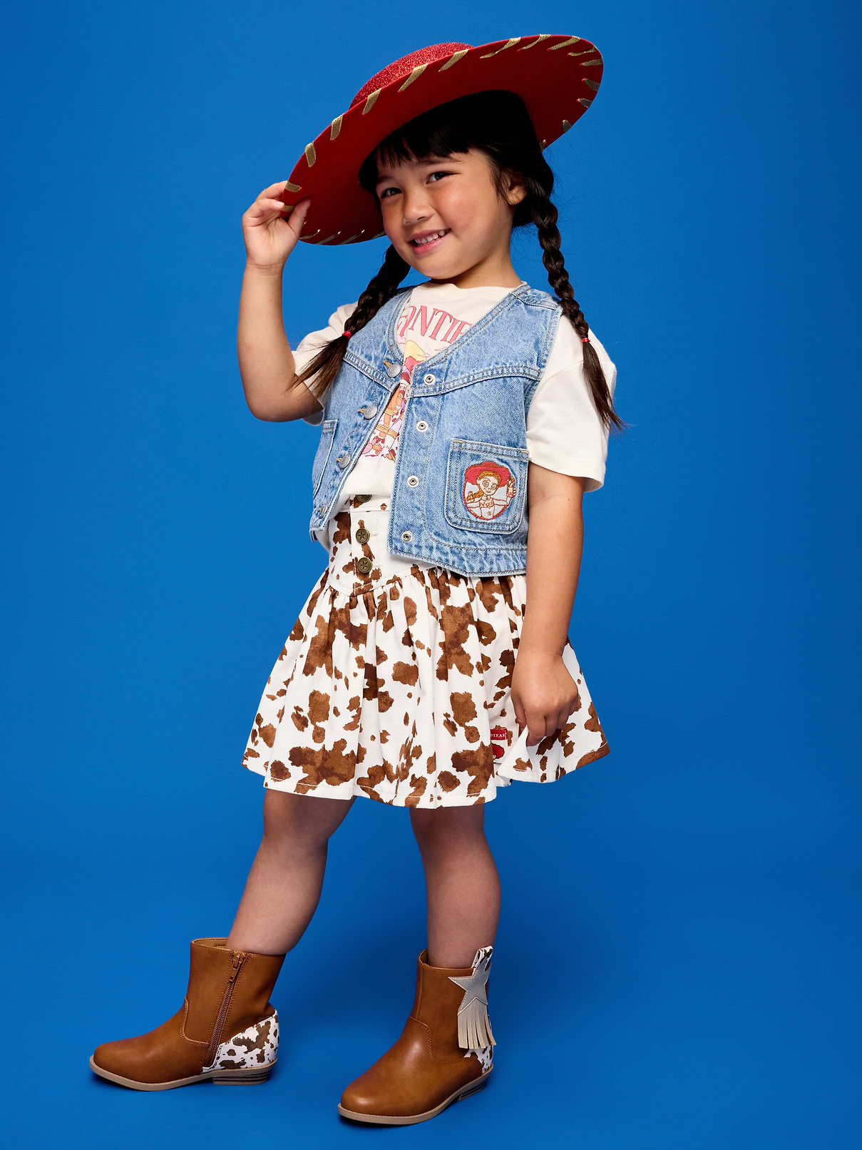 L'image numéro 1 présente Jupe en denim western Histoire de jouets Old Navy x Pixar pour toute-petite