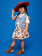 L'image numéro 1 présente Jupe en denim western Histoire de jouets Old Navy x Pixar pour toute-petite