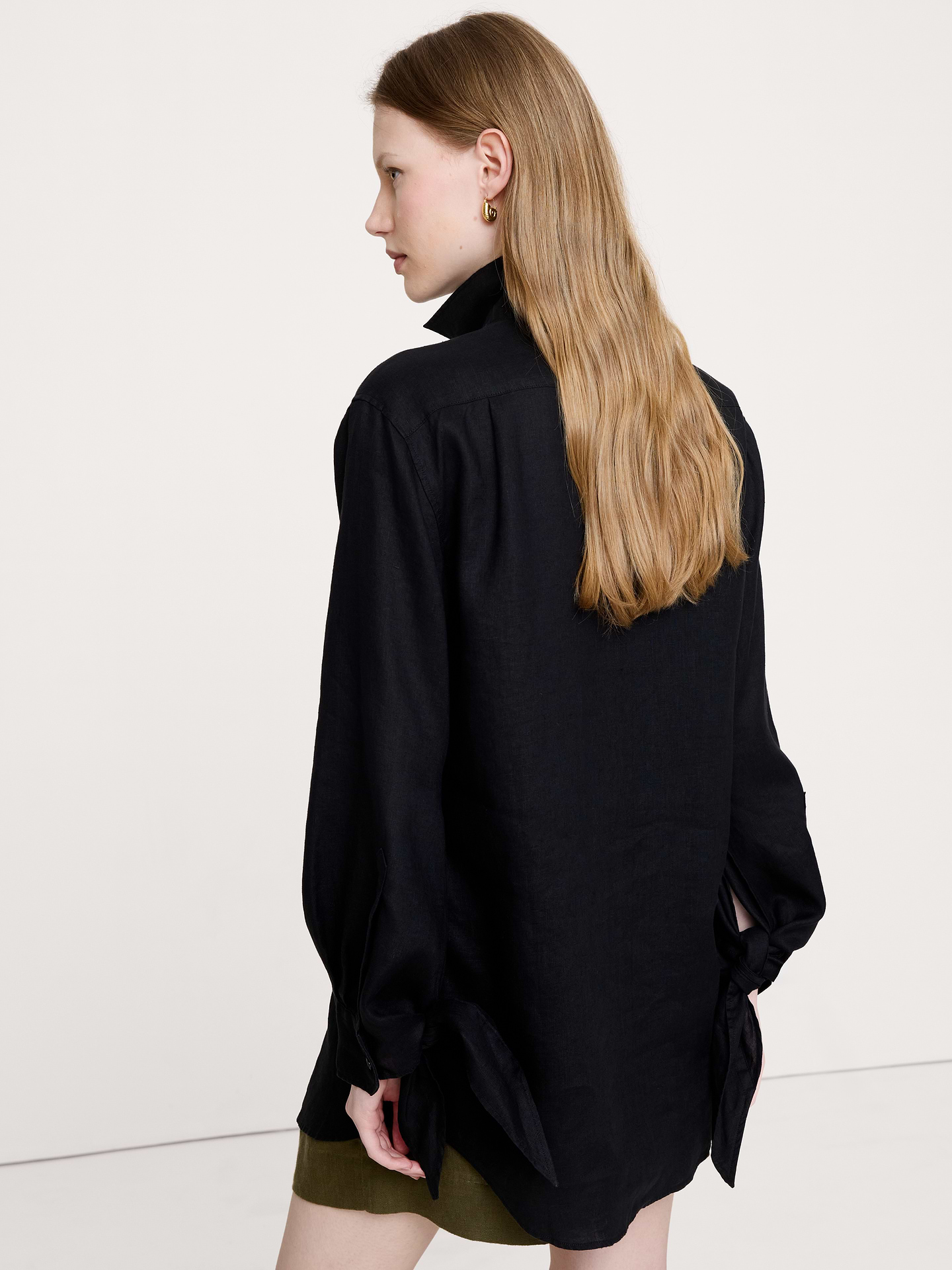 Image number 5 showing, The Oversized Tie-Cuff Shirt in Linen