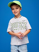 L'image numéro 1 présente Chandail de baseball surdimensionné en jersey Old Navy x Histoire de jouets de Pixar pour tout-petit