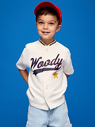 L'image numéro 1 présente Chandail de baseball surdimensionné en jersey Old Navy x Histoire de jouets de Pixar pour tout-petit