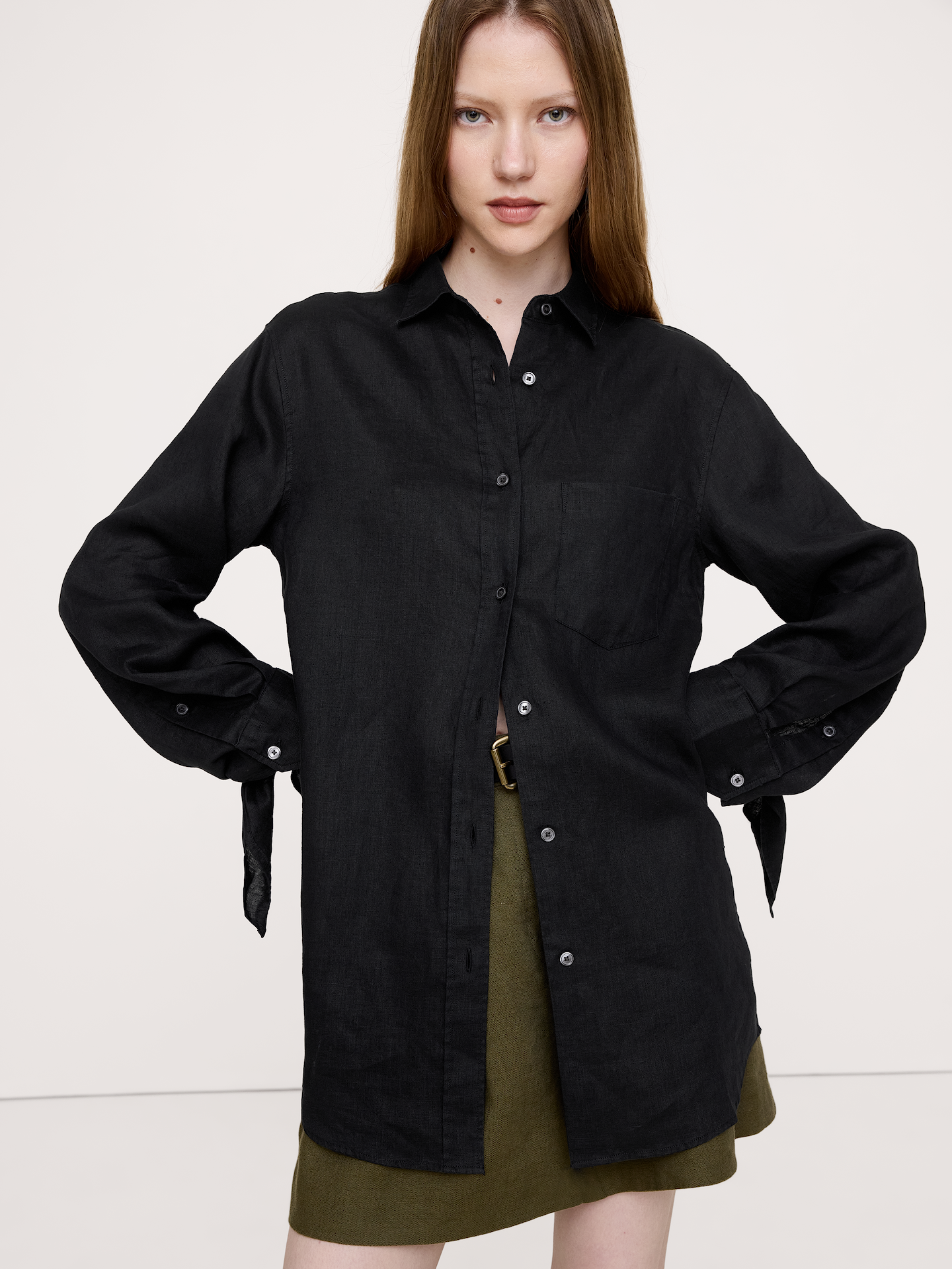 Image number 6 showing, The Oversized Tie-Cuff Shirt in Linen