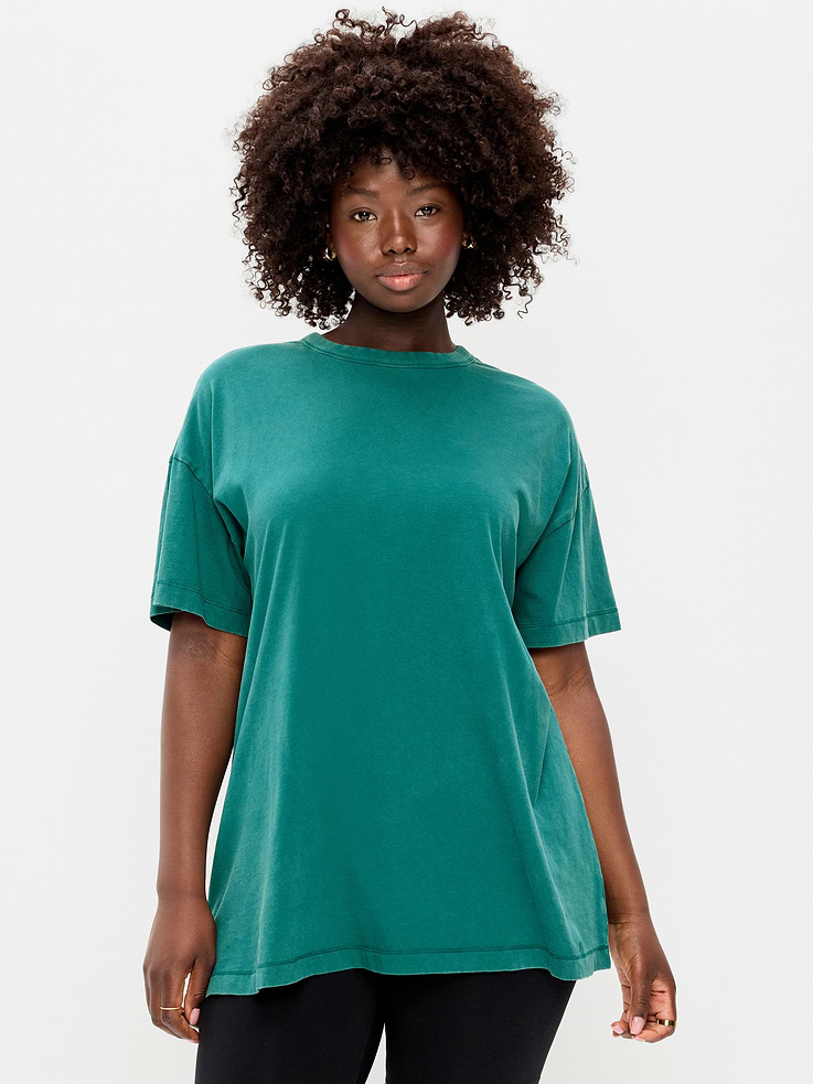 L'image numéro 5 présente T-shirt long passe-partout surdimensionné