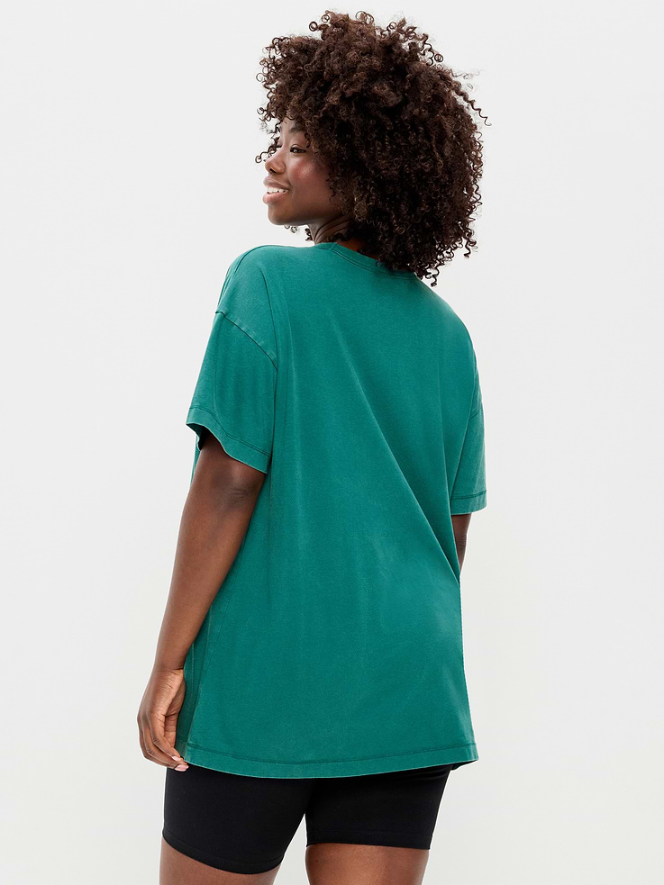 L'image numéro 6 présente T-shirt long passe-partout surdimensionné