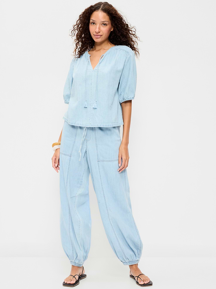 L'image numéro 1 présente Sarouel utilitaire en denim à taille mi-basse élastique