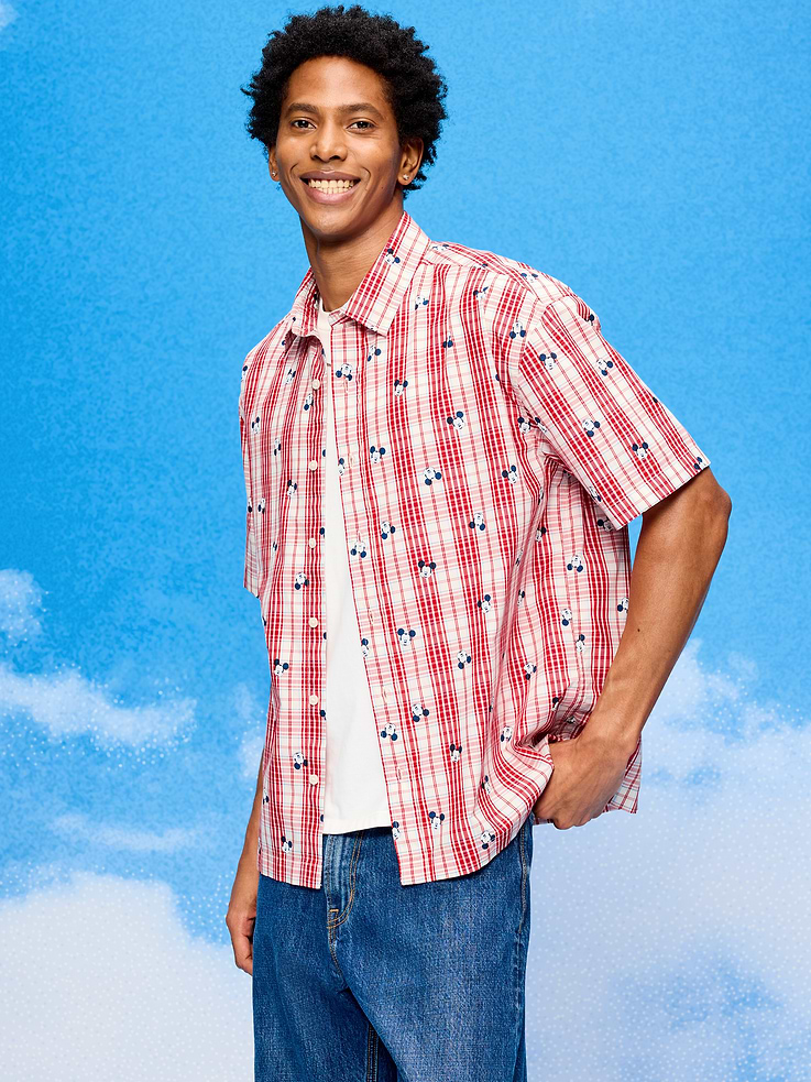 L'image numéro 3 présente Chemise à carreaux ample Mickey Mouse Old Navy x Disney pour homme