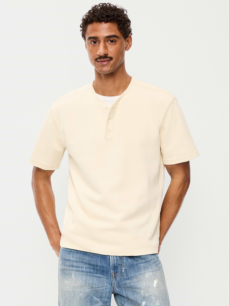 L'image numéro 1 présente T-shirt henley en tissu épais