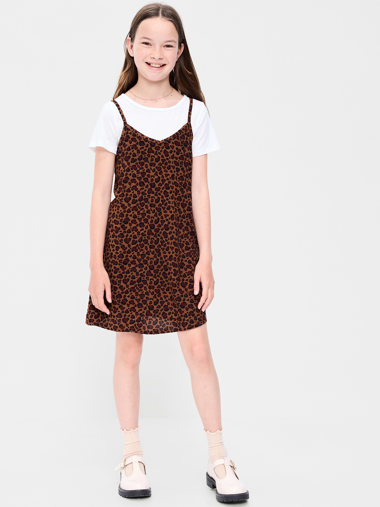 L'image numéro 1 présente Ensemble t-shirt à manches courtes et robe pour fille