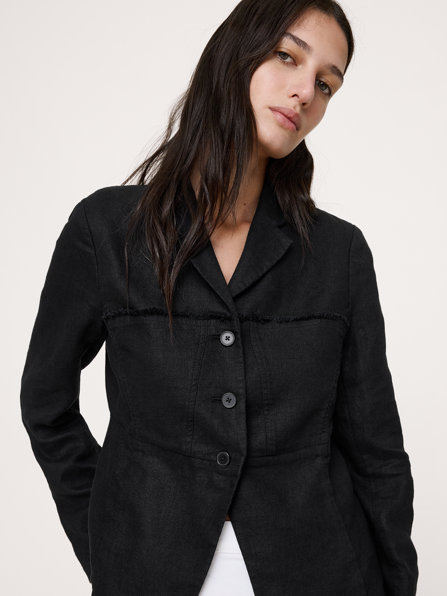 L'image numéro 4 présente Blazer en lin à franges