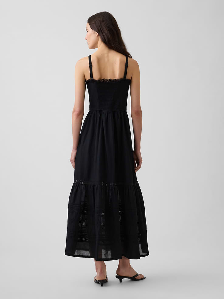 L'image numéro 2 présente Robe longue à volants avec broderie anglaise