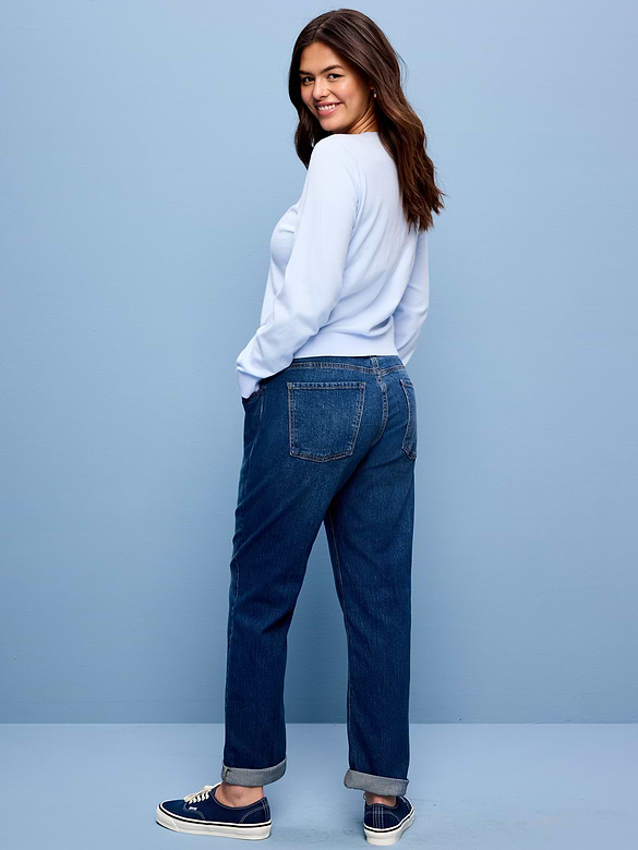 Mid-Rise Wow Boyfriend Straight Jeans