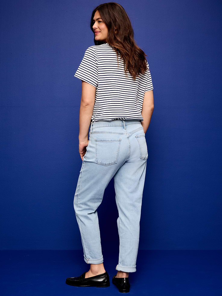 Image number 7 showing, Mid-Rise Wow Boyfriend Straight Jeans