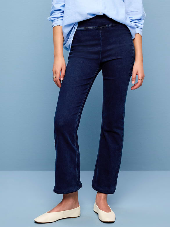High-Waisted Weekender Pull-On Crop Flare Jeans