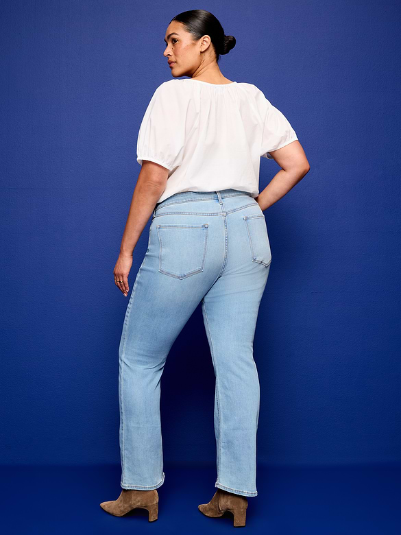 Mid-Rise Wow Boot-Cut Jeans